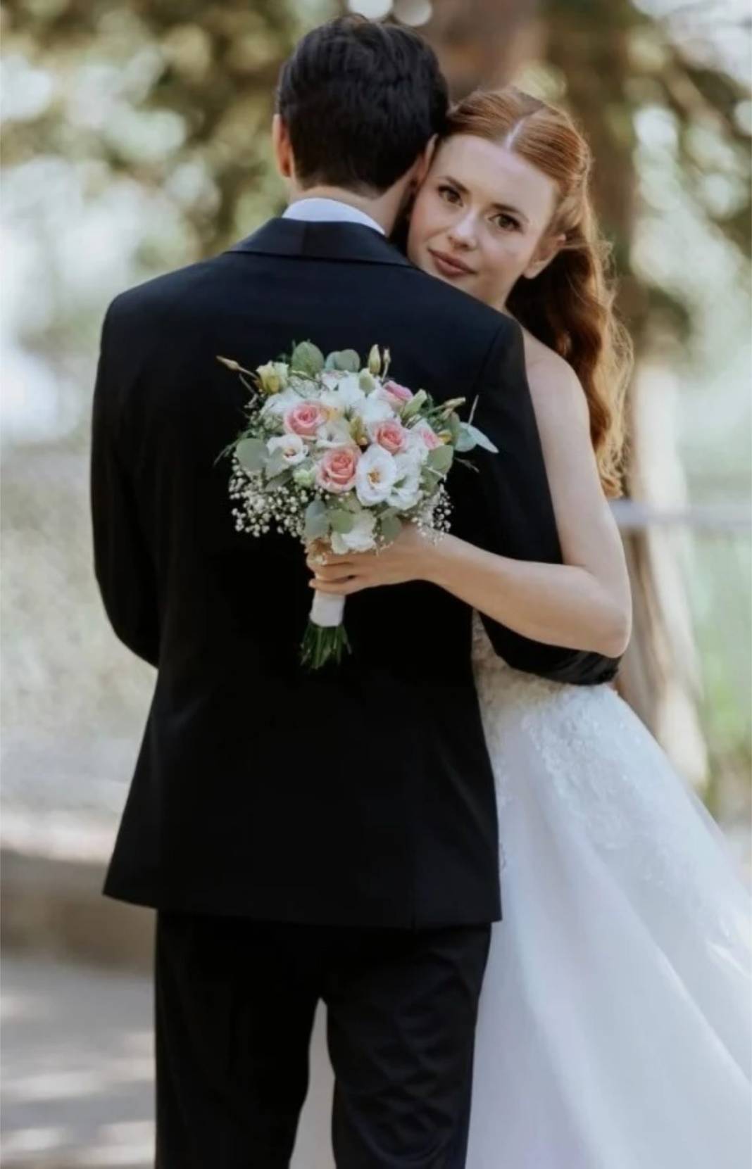 Selena dizisinden sonra sırra kadem basmıştı! Cansu Demirci evlendi, son hali ilk kez ortaya çıktı 4